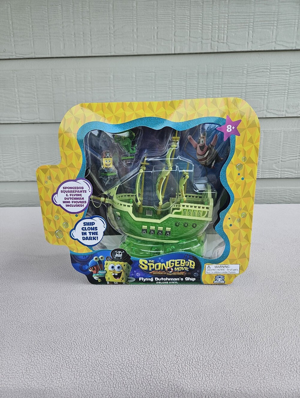 CultureFly  Spongebob Squarepants Flying Dutchman's Ship Deluxe Vinyl Figure